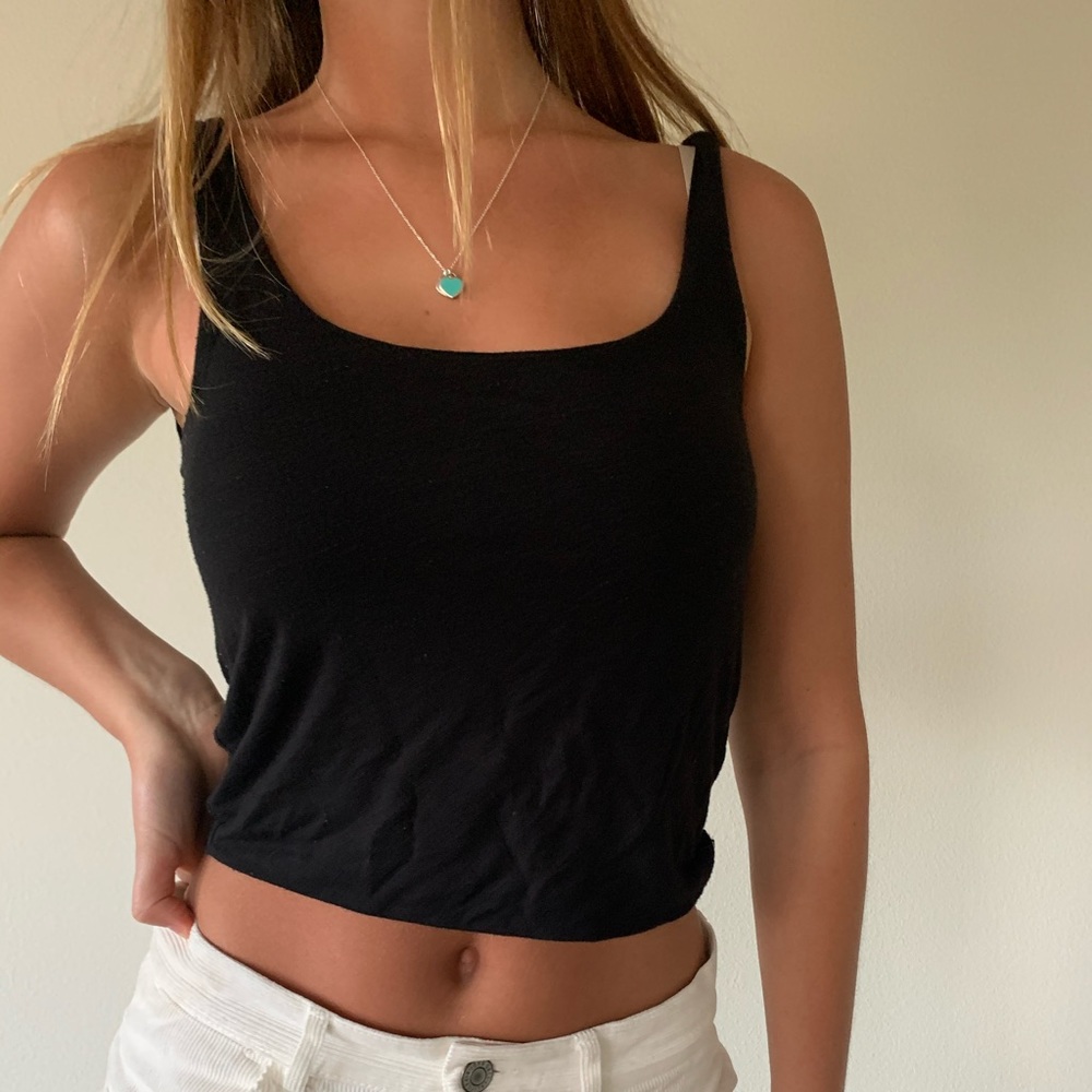 black tank top!